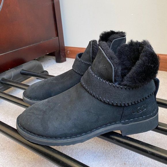 UGG Women 1012358 McKay Genuine Sheepskin Boots - NEW NWOB - Picture 4 of 9